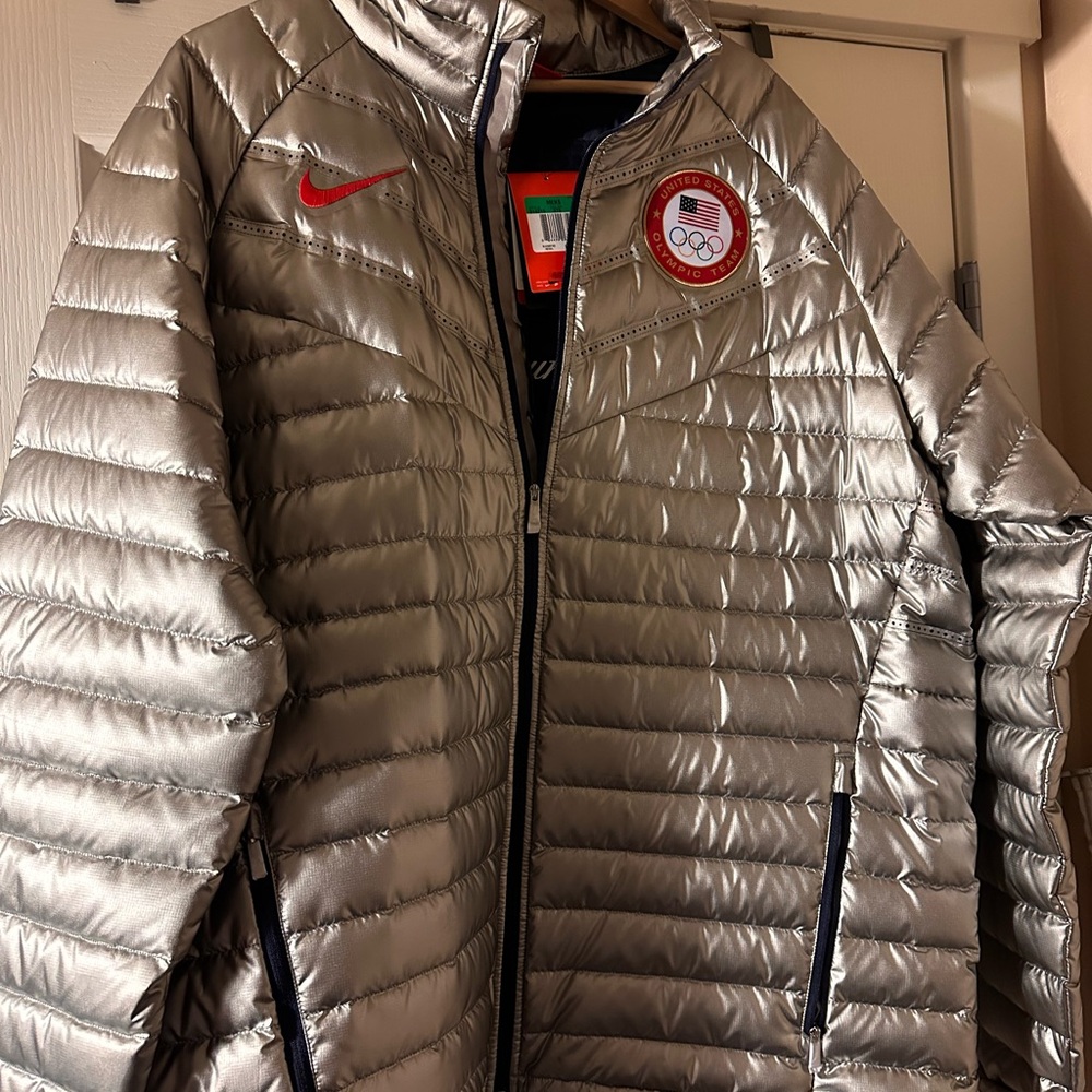 🔥🔥NWT - RARE Nike Team USA Windrunner V. Olympic Light Puffy Jacket, Men’s XL